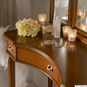 Olasz klasszikus, exkluzív, elegáns, minőségi bútor, fésülködőasztal